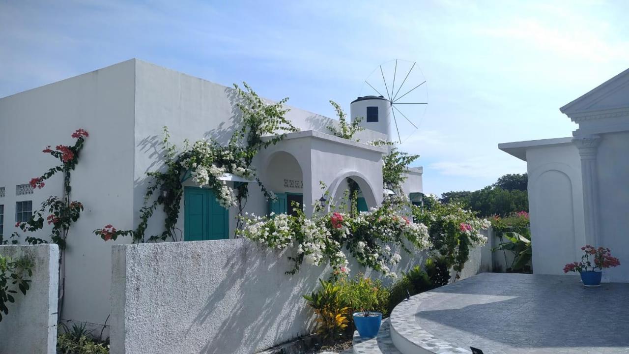 Anjo Maumere Hotel & Restaurant Exteriér fotografie